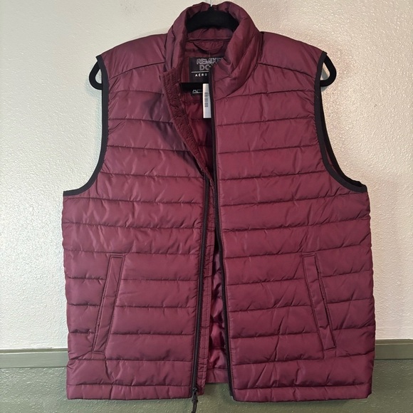 Aeropostale NWT Recycled Down Vest Burgundy Size Medium - Picture 6 of 7